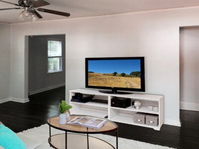 Living Room Midway Woods Dearborn Park HausZwei Homes Rental