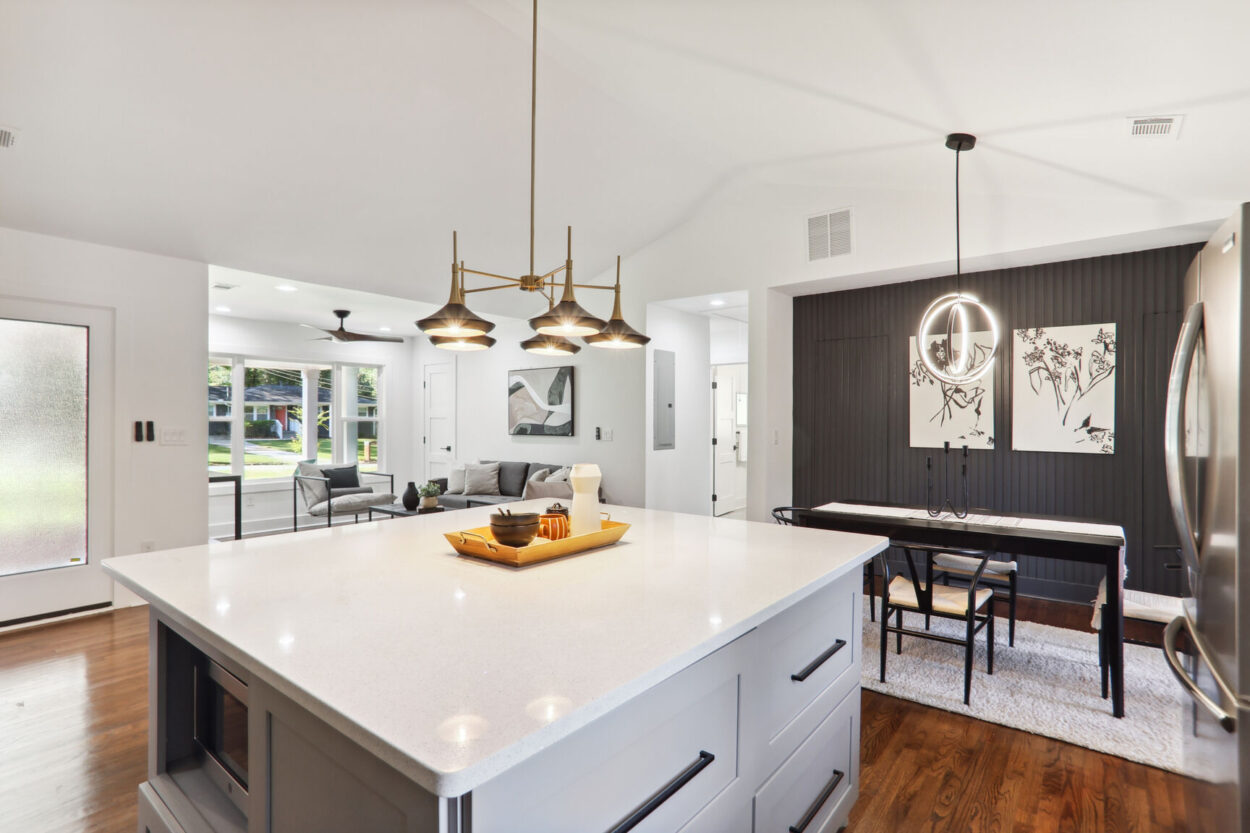 3272 Bonway Drive Decatur Meadowbrook Acres Kitchen Island